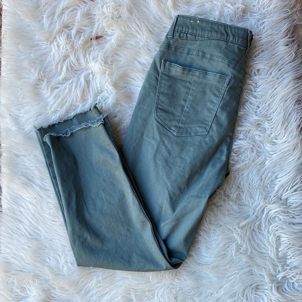 EUC Wit & Wisdom Ab Solution Laurel Oak (Army Green) Raw Hem Jeans Size 4